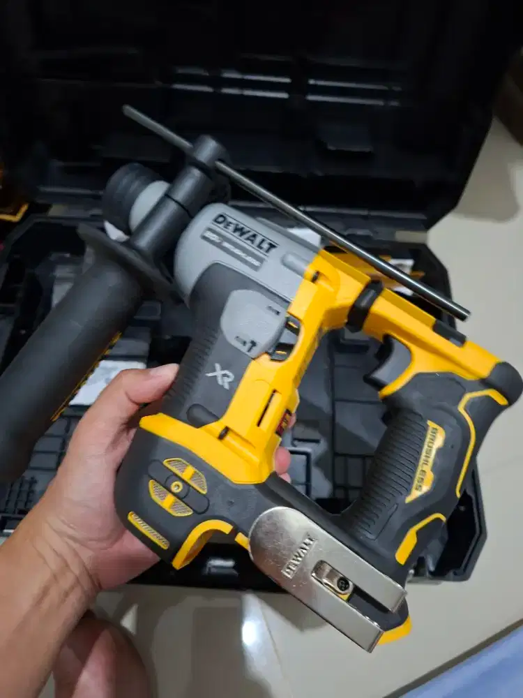 Dewalt DCH172 - Rotary Hammer