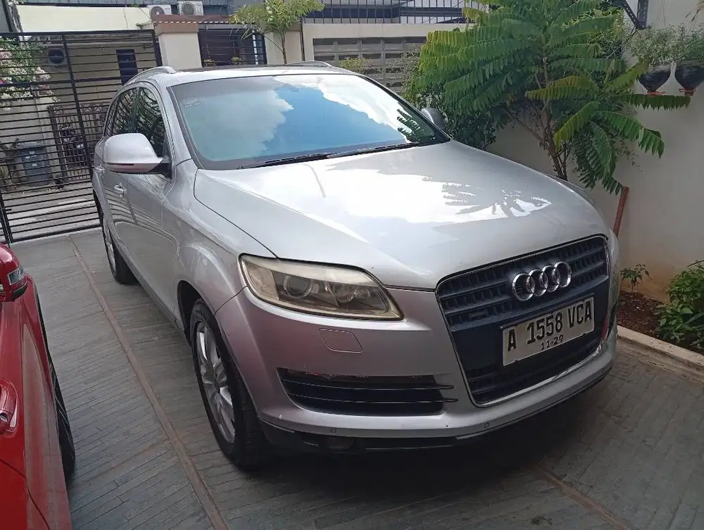 DIJUAL AUDI Q7 TDI (Diesel) tahun 2009.