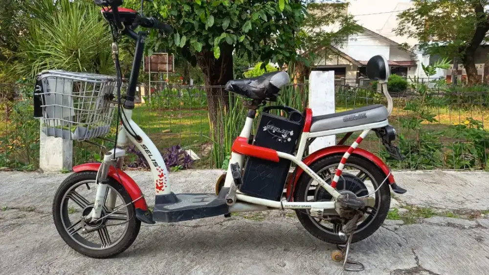 Sepeda Listrik Selis Butterfly Rechargerable