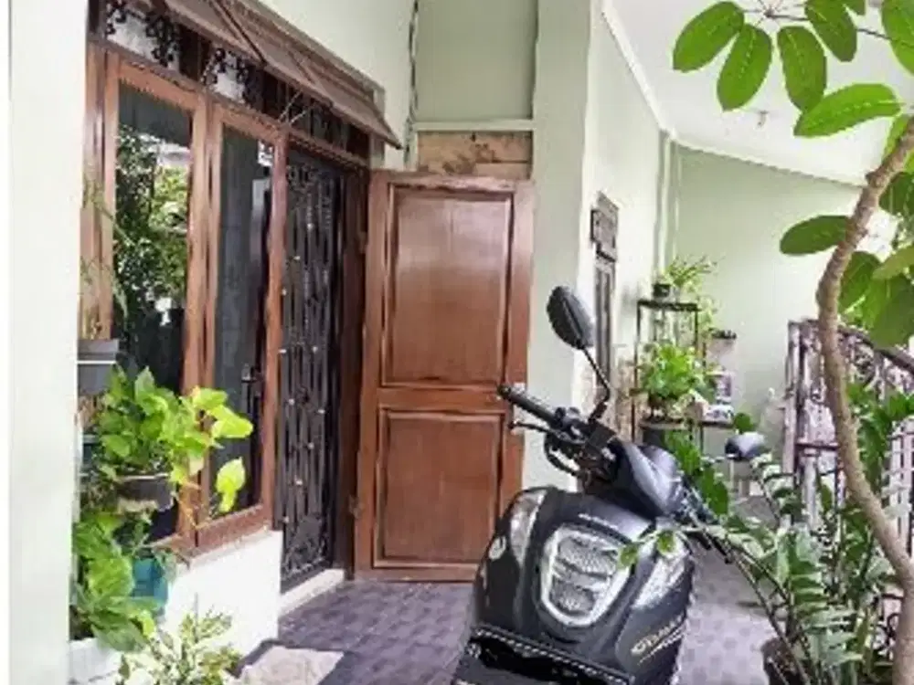 Dijual Rumah serta  kos Lokasi 400 ke stasiun KRL kebayoran Jakarta