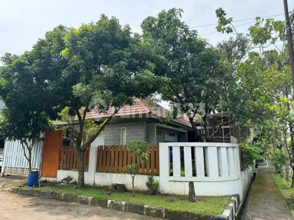 Rumah Luas di Area Antapani Kota Bandung