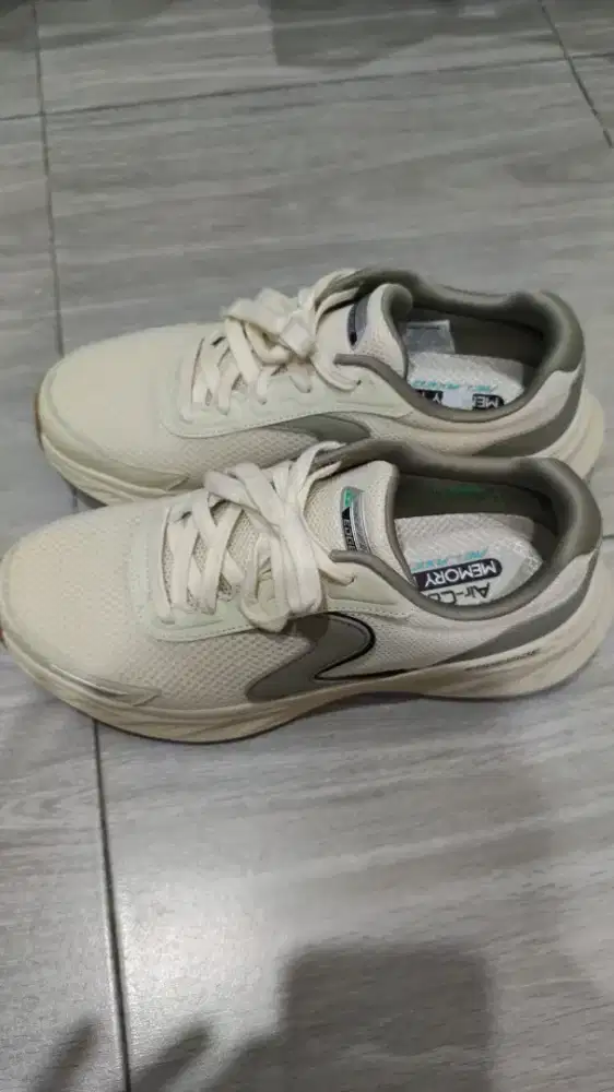 Sepatu skechers edgeridge ori sport station