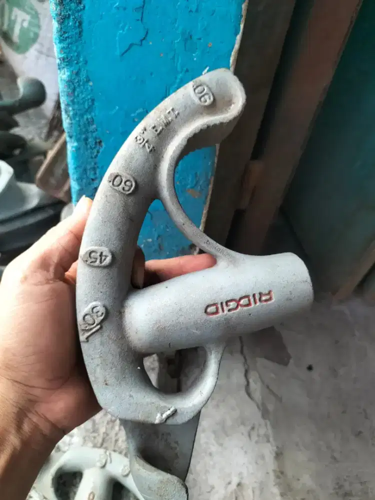Alat roll pipa Ridgid