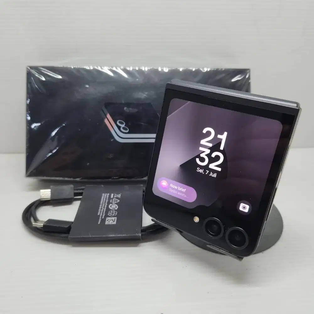 RARE COLOR  SAMSUNG GALAXY Z FLIP 6 5G 12/256 BLACK CRAFTED SEIN NO MI
