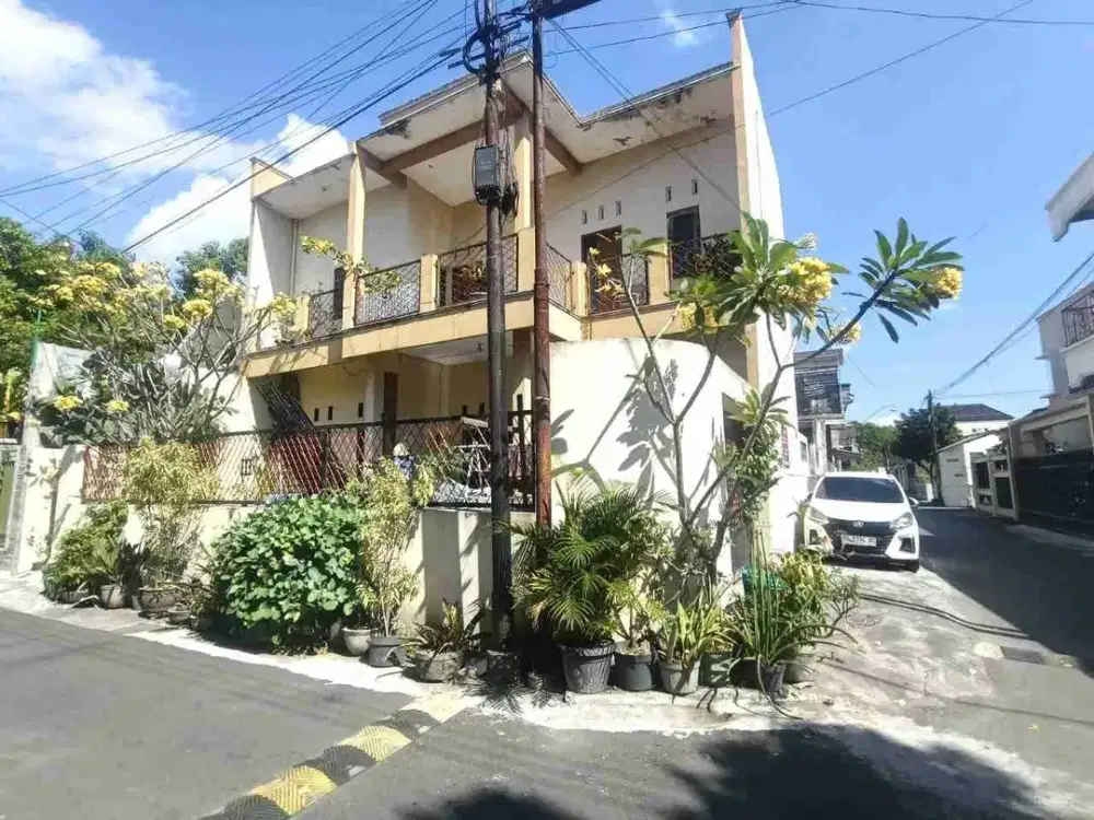 Rumah 2 Lantai Bagus Strategis Solo Kota