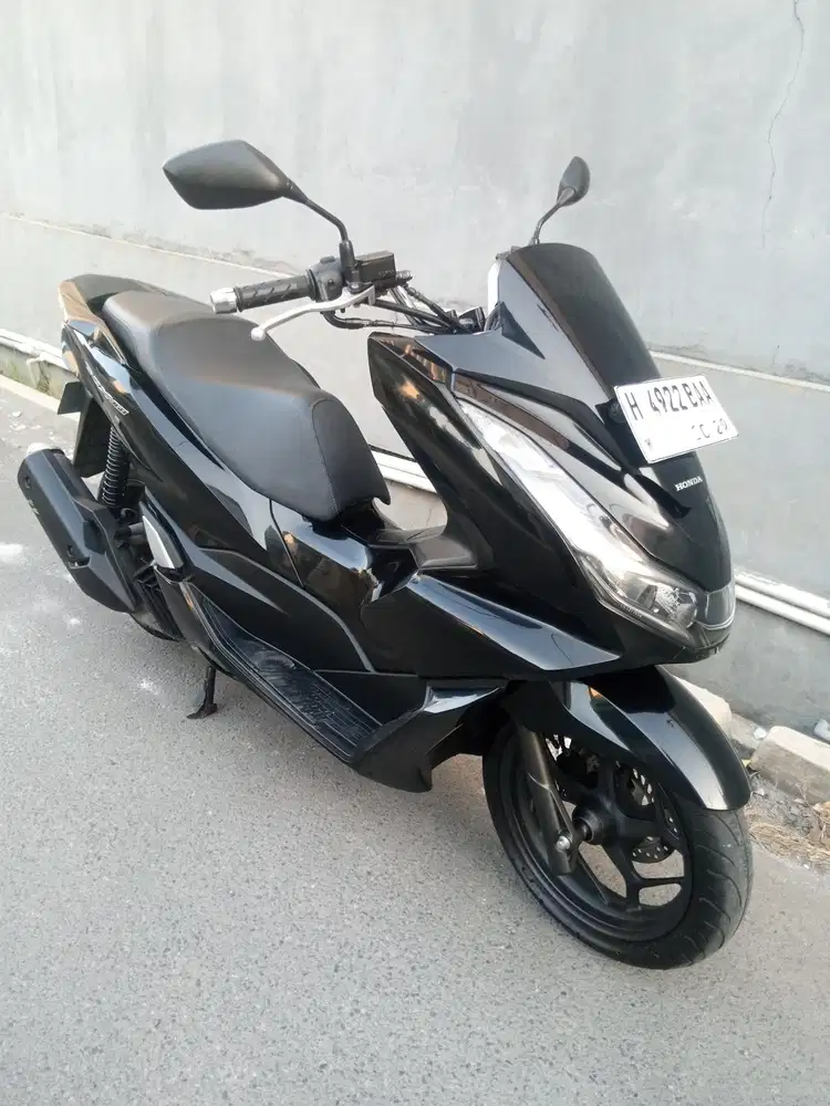 Honda PCX 160 2024 Hitam glossy