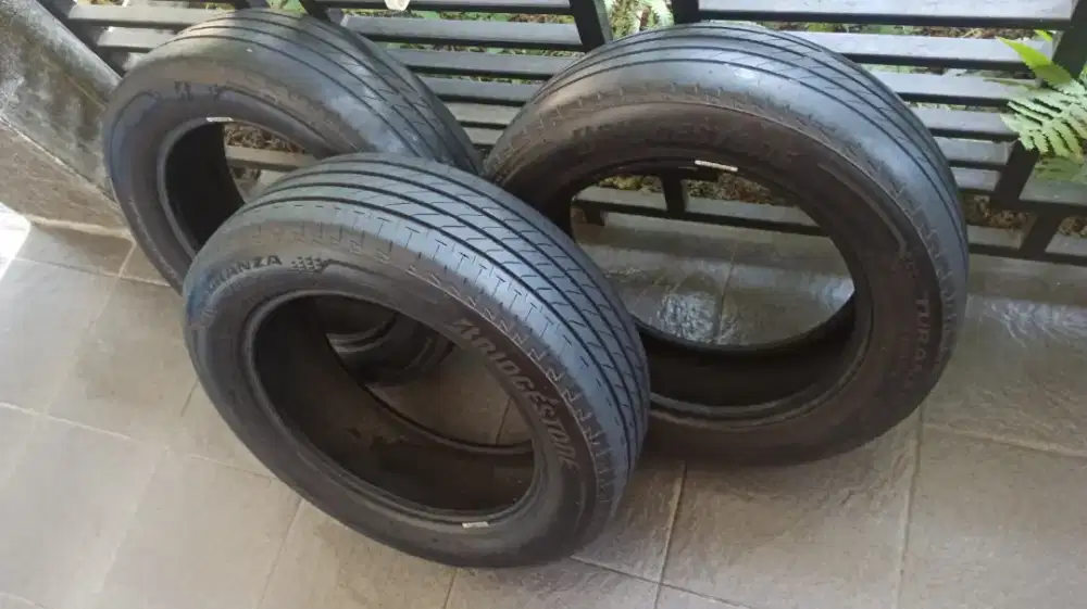 Jual Ban Mobil bekas Bridgestone Turanza, ukuran R15-60-185