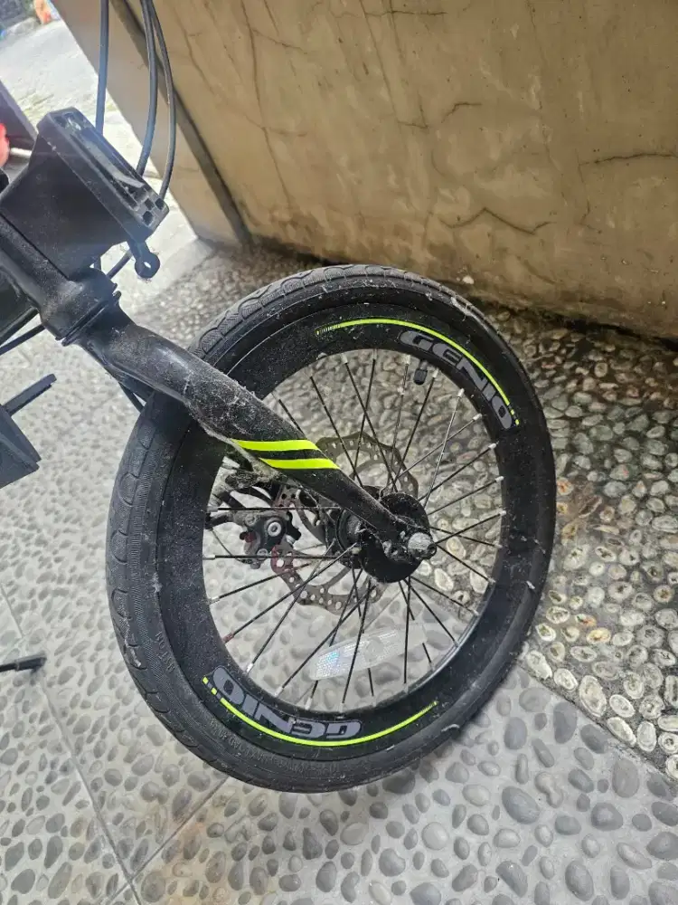 SEPEDA LIPAT LIKE NEW BONUS SADEL EMPUK HARGA 150K