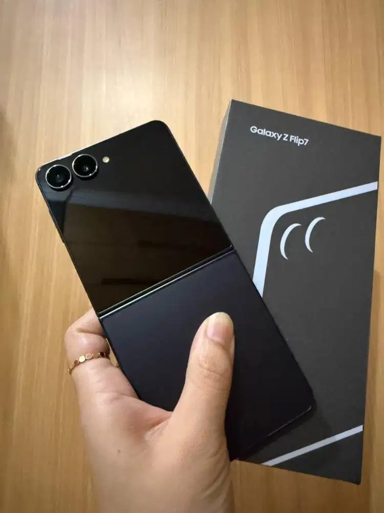 Samsung flip 7 12/256gb garansi panjang mulus fullset (net)