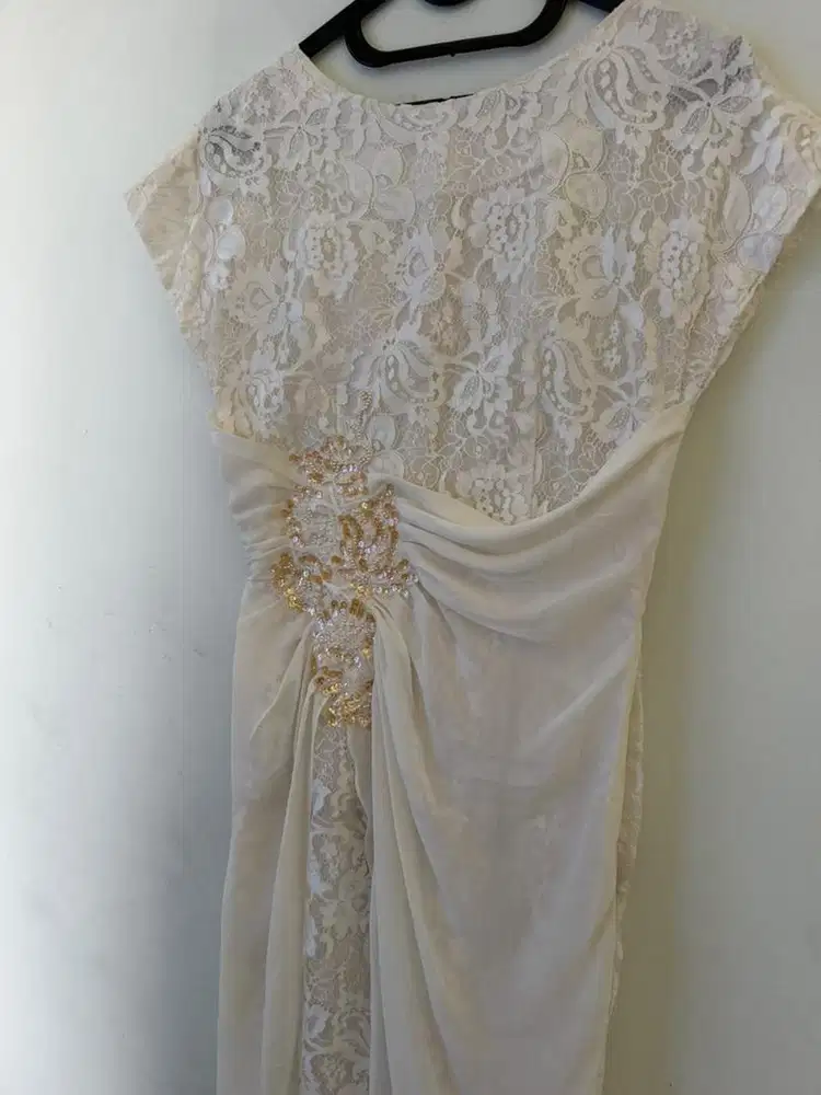 Baju pesta mute payet krem