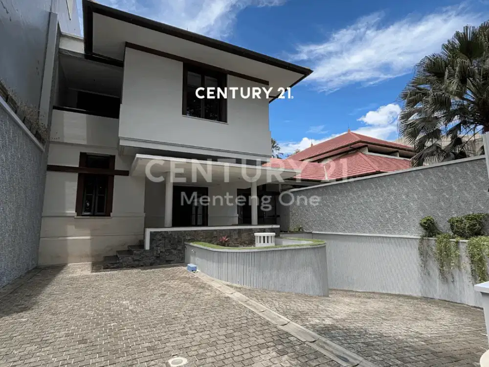 Rumah Mewah Dengan Basement Di Menteng Inti