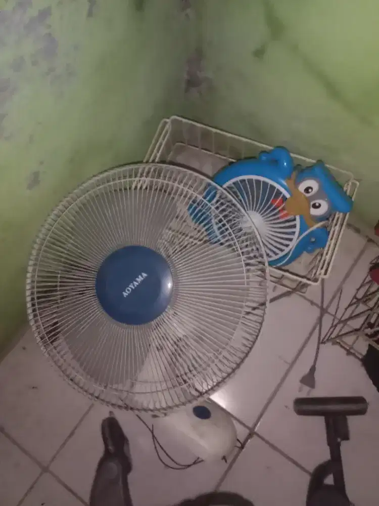 Kipas yg 16in isdet yg kecil muter tp agak brisik
