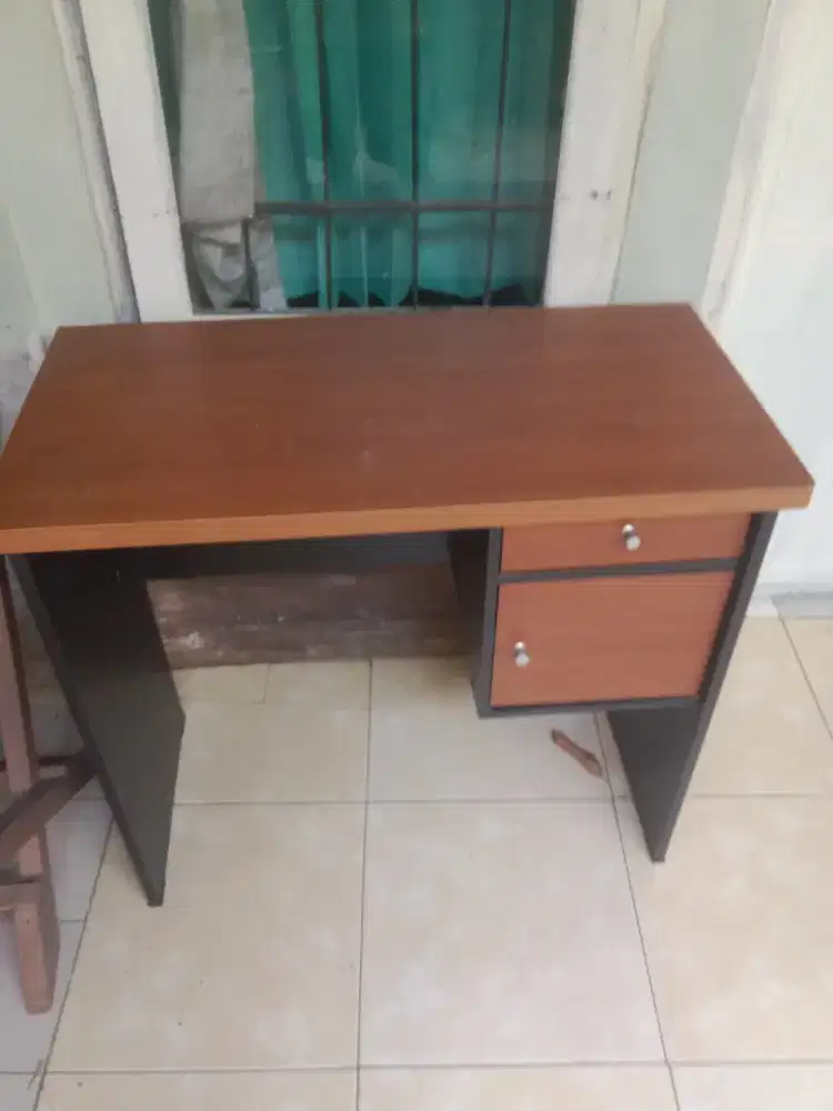 Meja blajar apake serah kalo udah dibeli mah