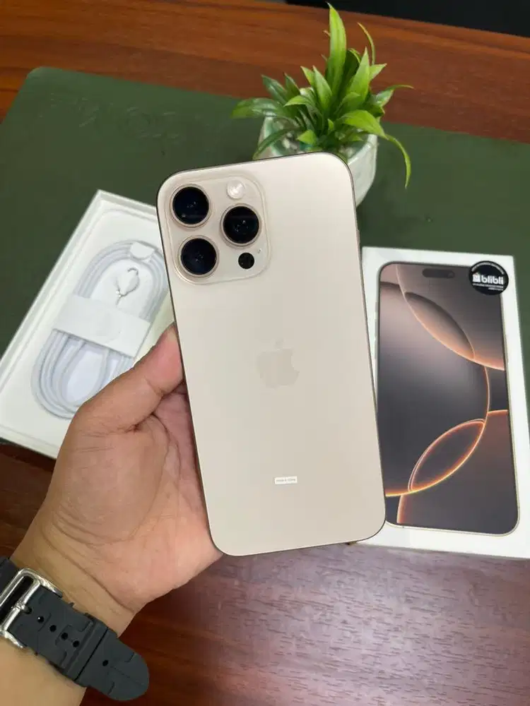 Iphone 16pro max 256 desert like new  Garansi Resmi On 11/12/2026