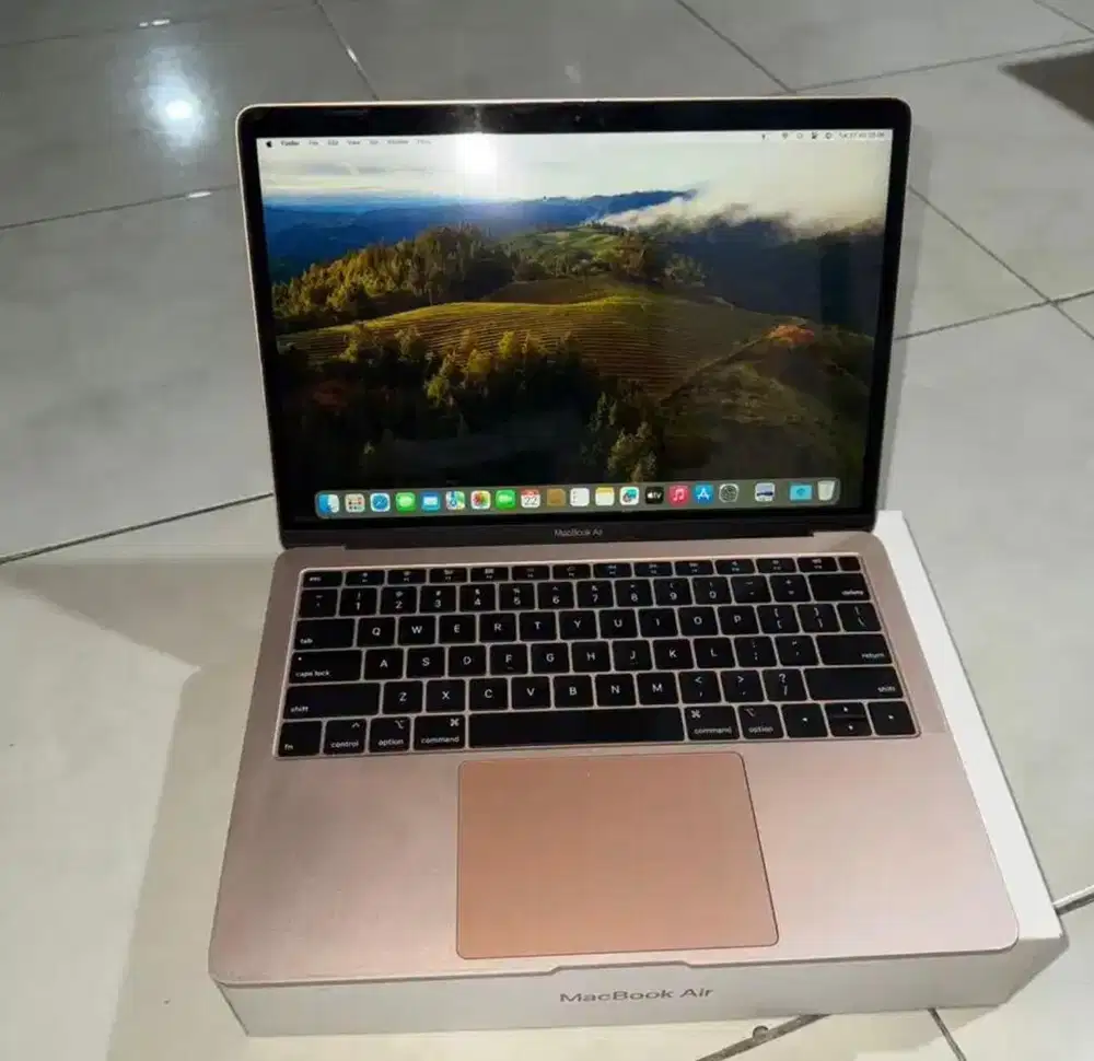 macbook air 2019 Rose gold 128GB 13 inch