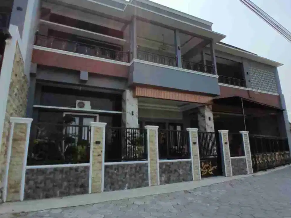 RUMAH MEWAH DI MAGUWOHARJO SLEMAN YOGYAKARTA DEKAT EXIT TOL JOGJA SOLO