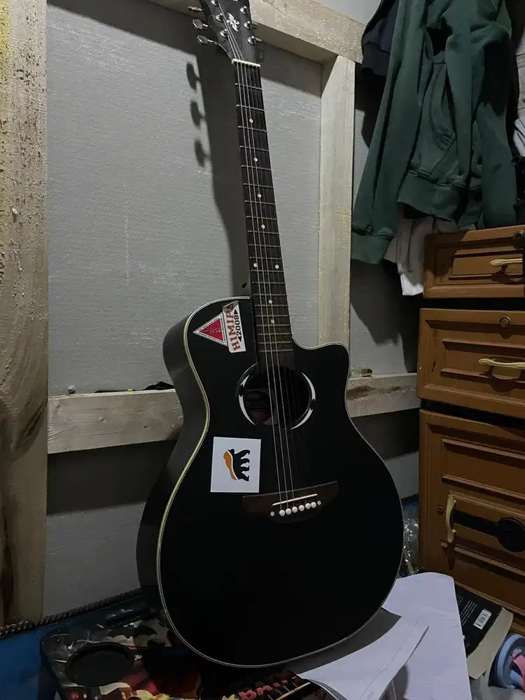 GITAR BEKAS (pemakaian 3 bulan)