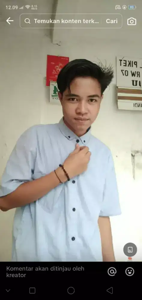 Sy mencari lowongan pekerjaan