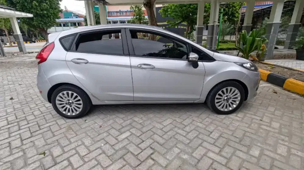 ford fiesta 1.4 trend a/t