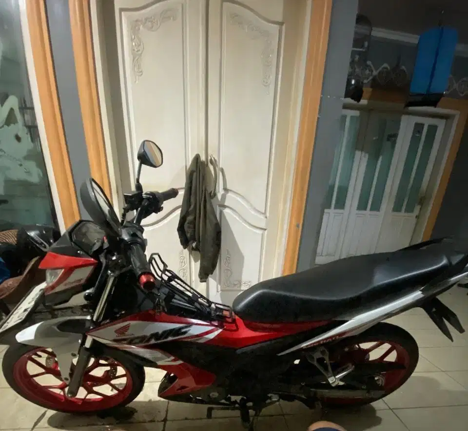 Honda Sonic 150 R