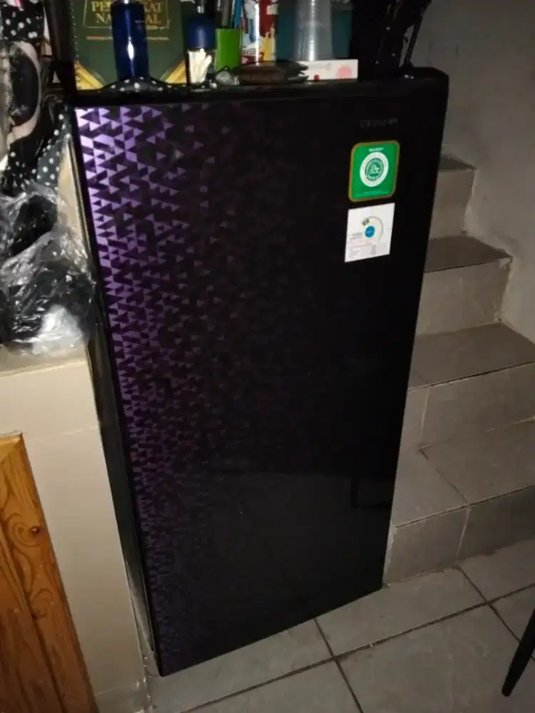 Dijual kulkas 1 pintu Sharp sj-x185 166lt