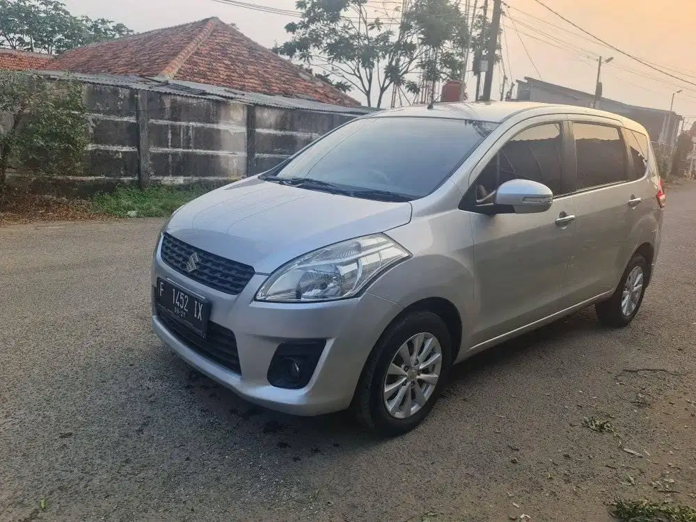 Ertiga GL Manual 2012 siver 3jt doang