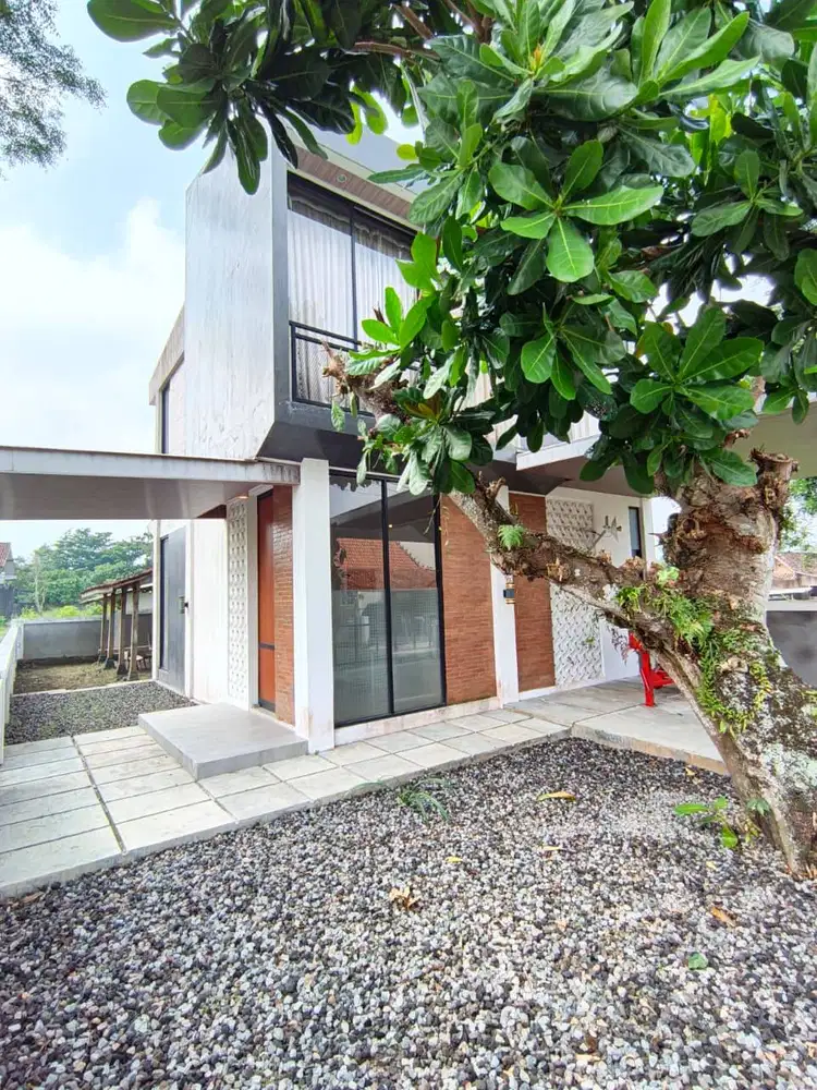 Villa Estetik di Lingkungan Sejuk Pakem