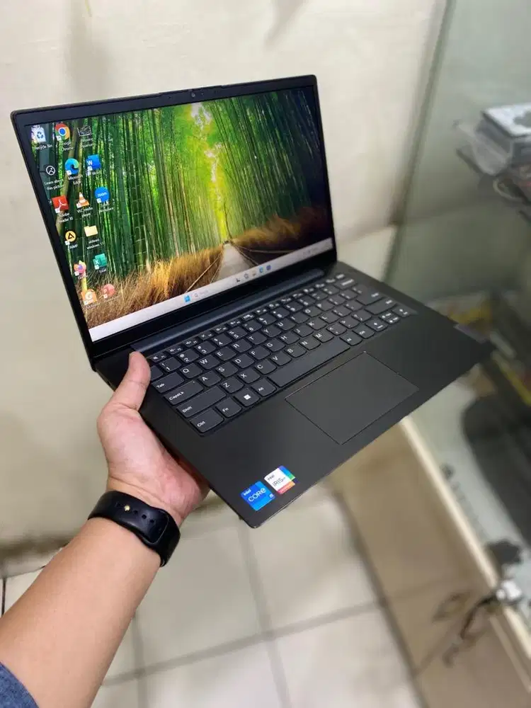 Laptop Lenovo V14 G2