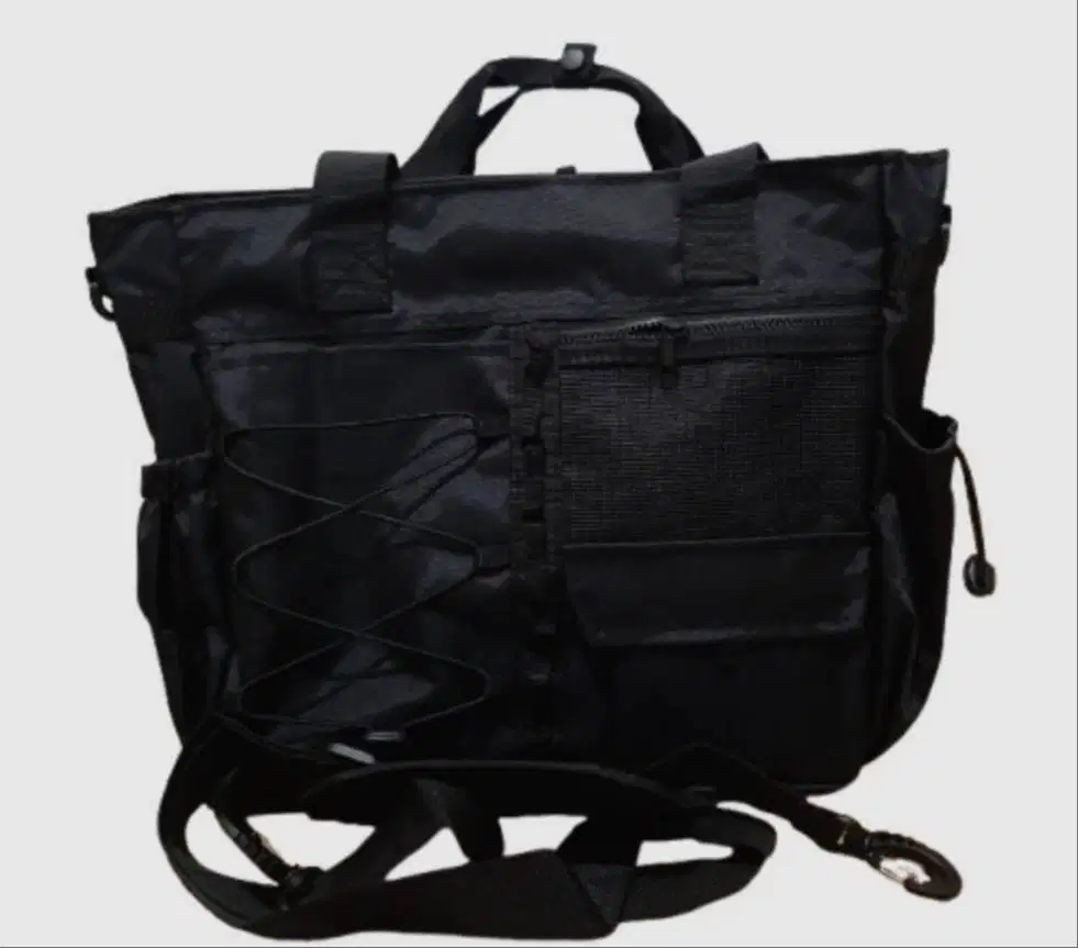 Tas Multifungsi Hitam – Bisa Dijinjing & Selempang, Banyak Kompartemen