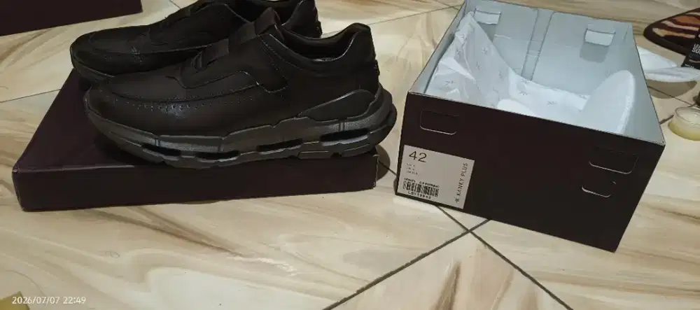 Sepatu Pria KANKY Plus