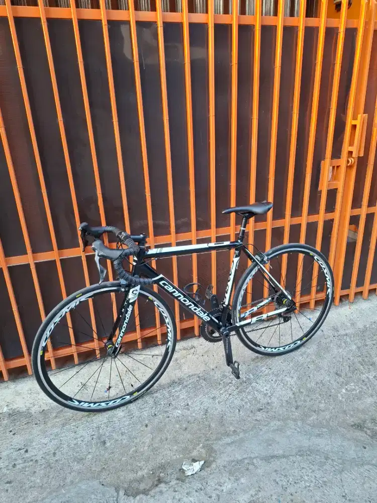 ROAD BIKE CANNONDALE CAAD 8 ULTEGRA