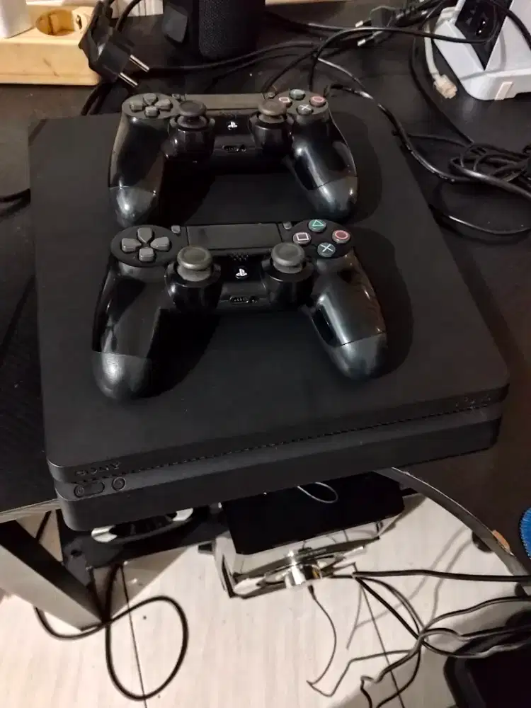 Ps4 slim ori fullset 2 stik OM