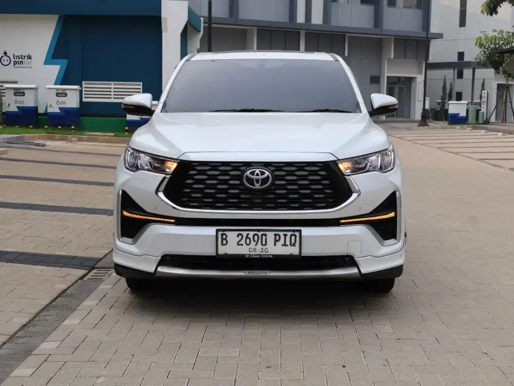 TOYOTA INNOVA ZENIX V AT HYBRID MODELISTA KM 28 RB