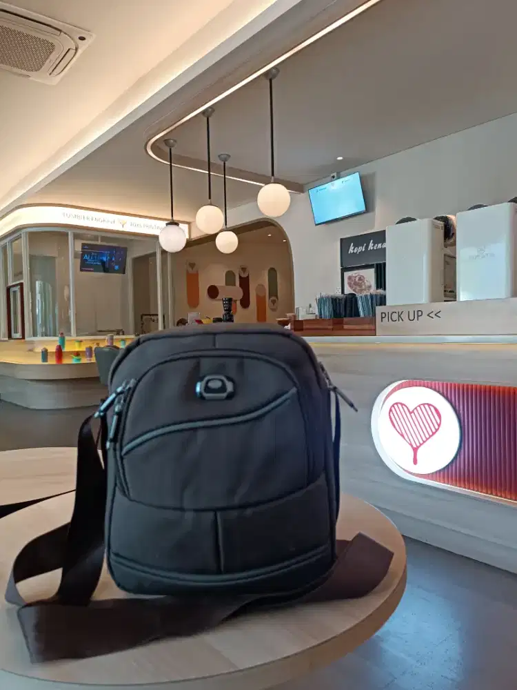 Tas Slingbag Branded Pria