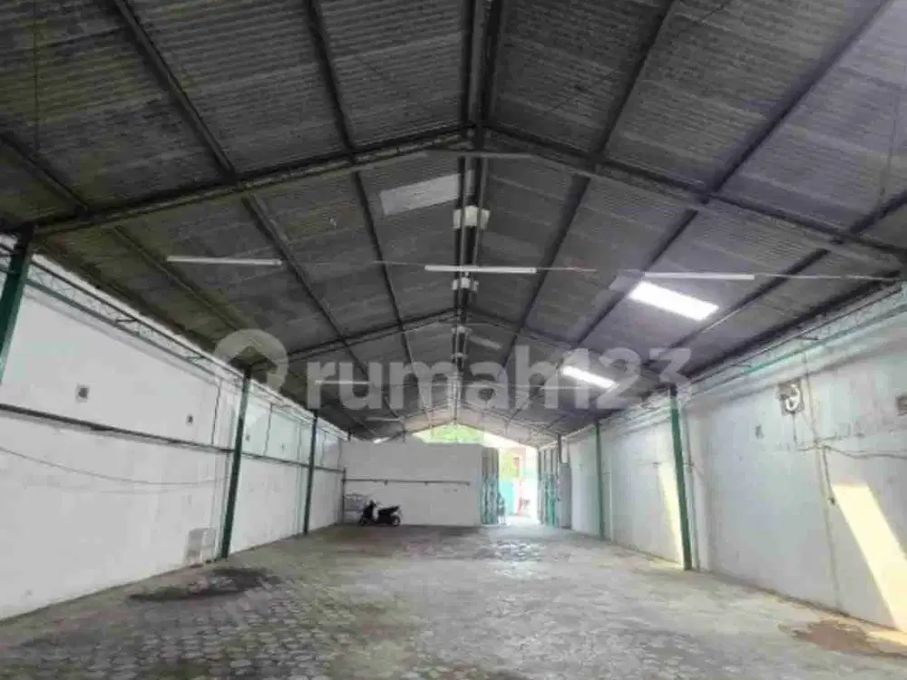 Disewakan Gudang Zona Kuning Lokasi Strategis Banjarsari,Solo Luas 470m2