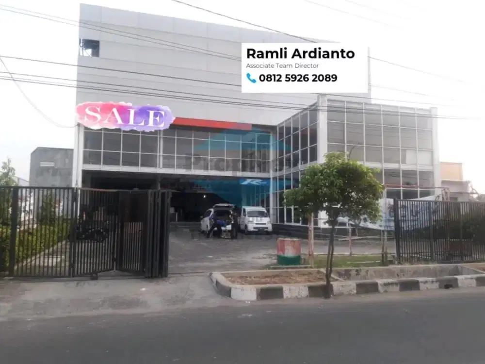 Ex Showroom Letda Sutjipto Tuban