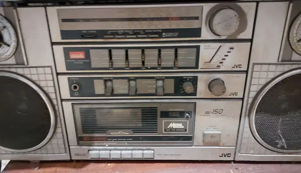 Tape/Radio jadul merk JVC
