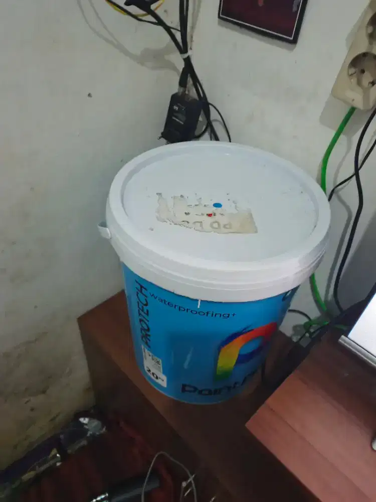 Jual cat masih baru