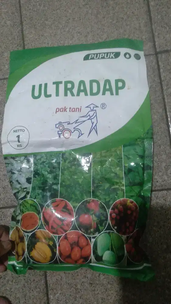 Pupuk tanaman dan pembasmi hama