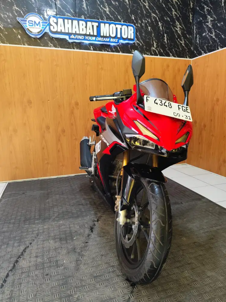 CBR 150 R TH 2021 KM LOW KONDISI SIAP PAKAI