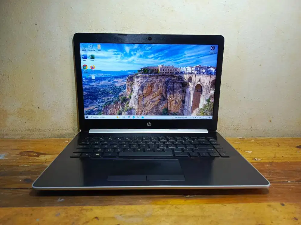 HP 14 AMD A4-9125 Ram 4 GB SSD 128 GB