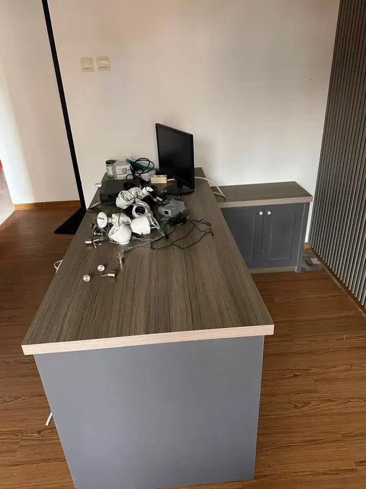 Meja Direksi, meja kantor, meja kerja