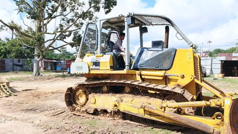 Bulldozer komatsu d68ess