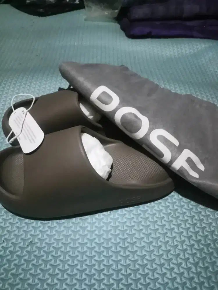Sandal pose dan slempang antarestar