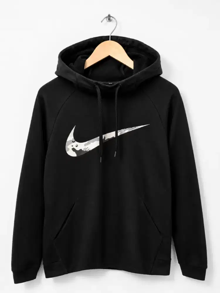 Nike Therma Camo Logo

Hoodie 'Black' AR