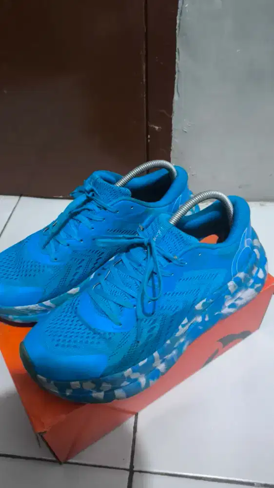 SEPATU RUNNING HYPERBLAST ENCORE