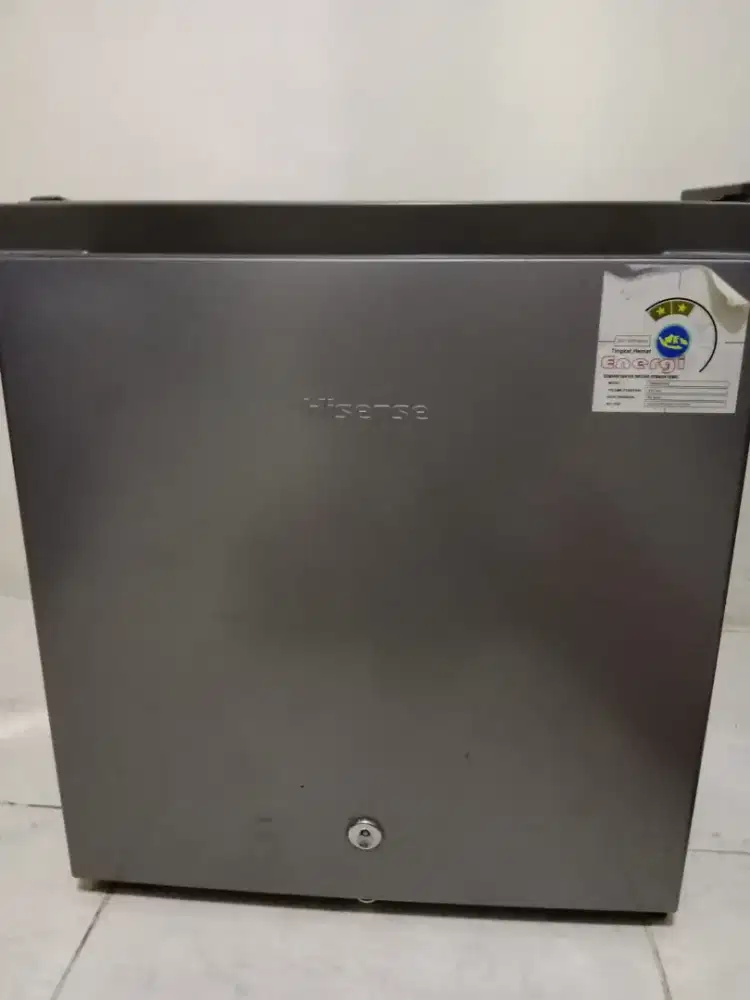 Kulkas mini Hisense