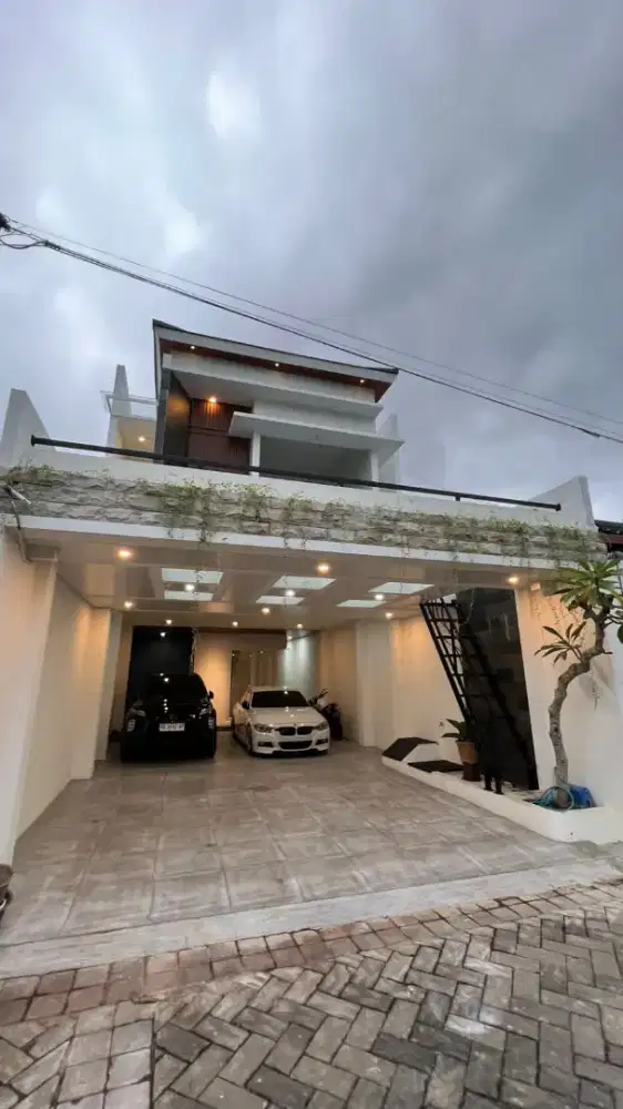 Rumah mewah plus furniture dalam Perum dekat kampus ISI Sewon Bantul