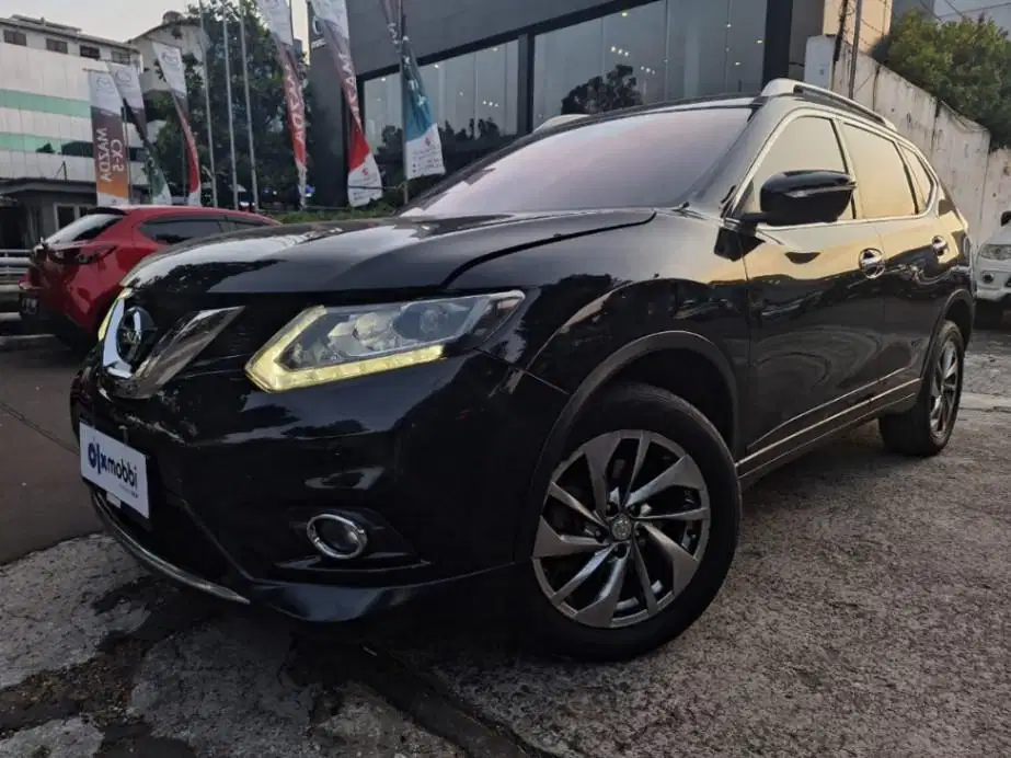 DP Murah Nissan Xtrail  2.5 Bensin-AT 2015 Hitam