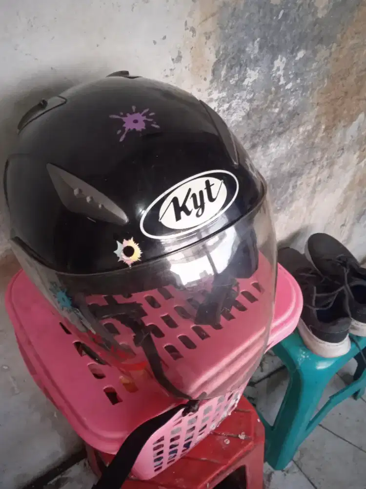 Helm KYT Size M